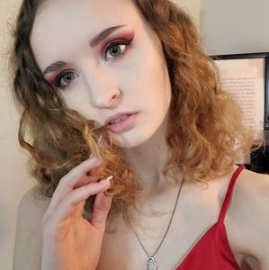 Meet your Posher, Nikki